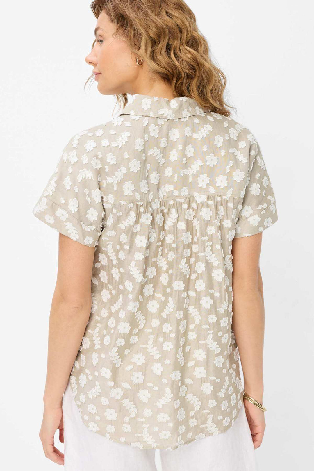 Blouse VIV à broderie florale, détaillant l&