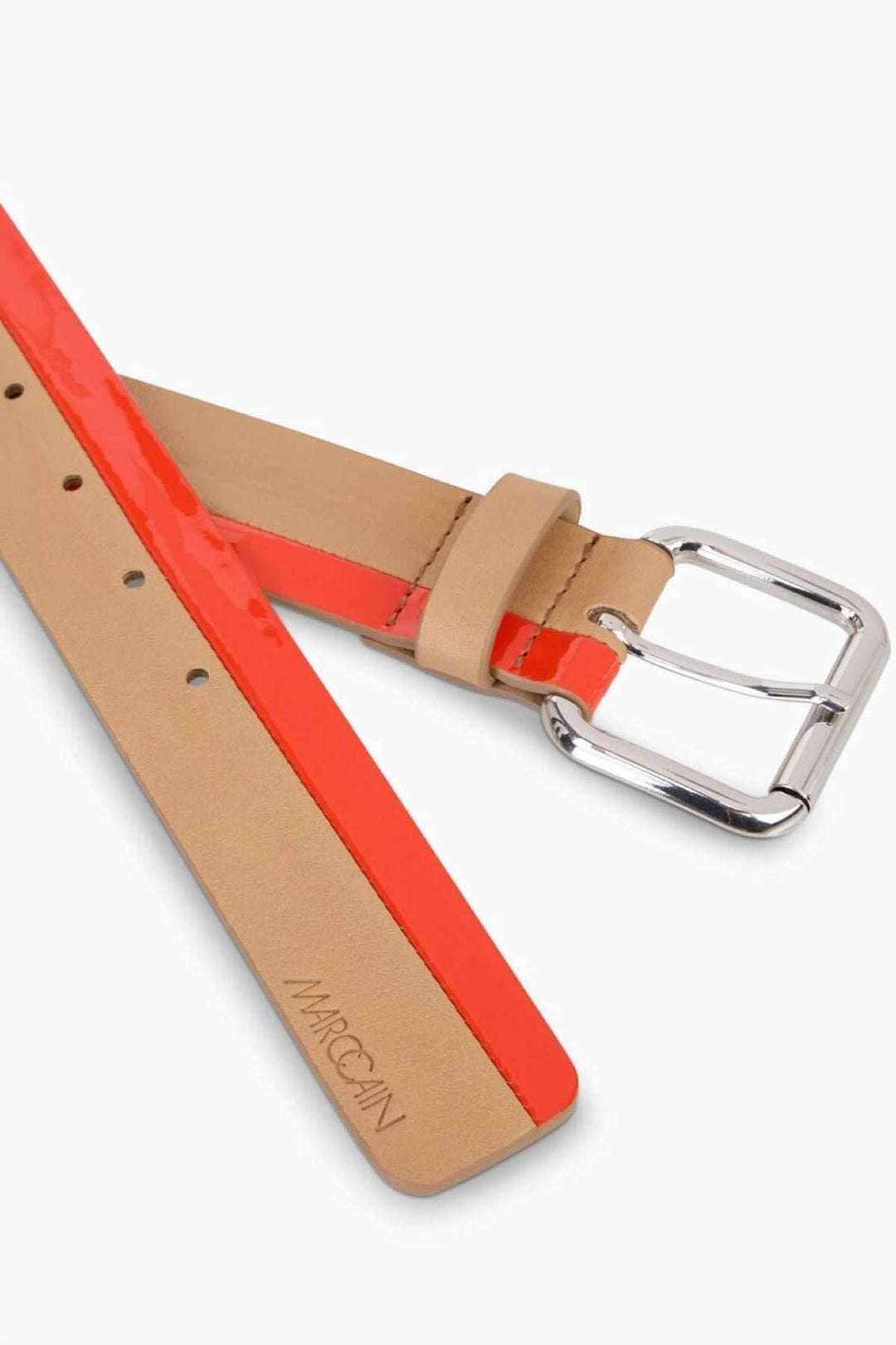 Ceinture de hanche Nubuck et laque, boucle argent, logo Marc Cain, 100% cuir, style chic.