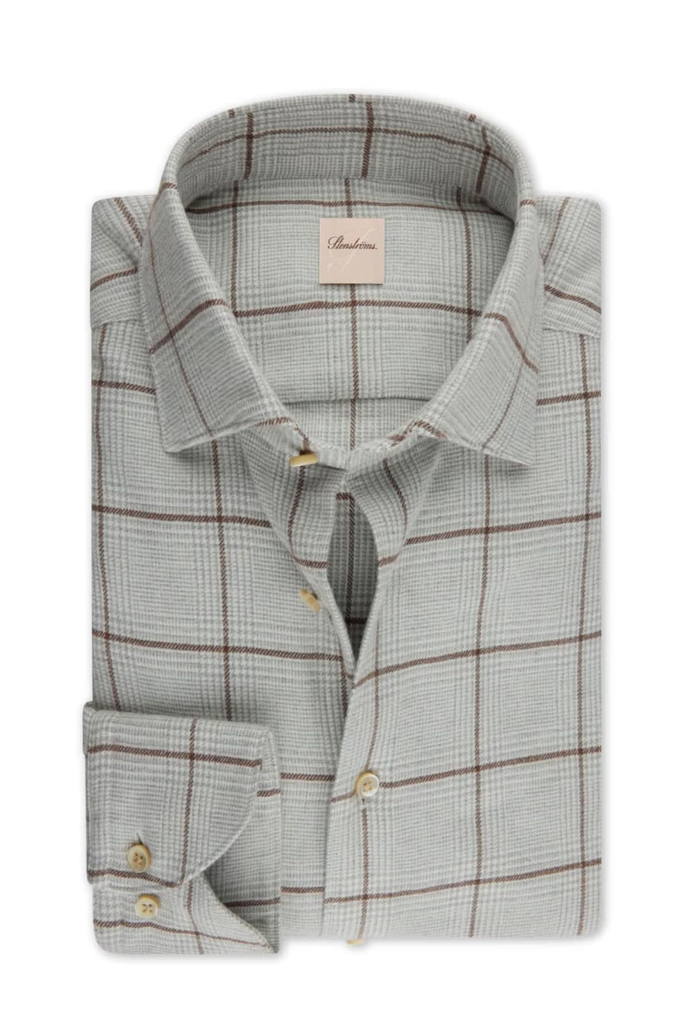 Chemise en flanelle grise à carreaux avec col cutaway modéré et boutons en nacre, idéale pour confort et élégance.