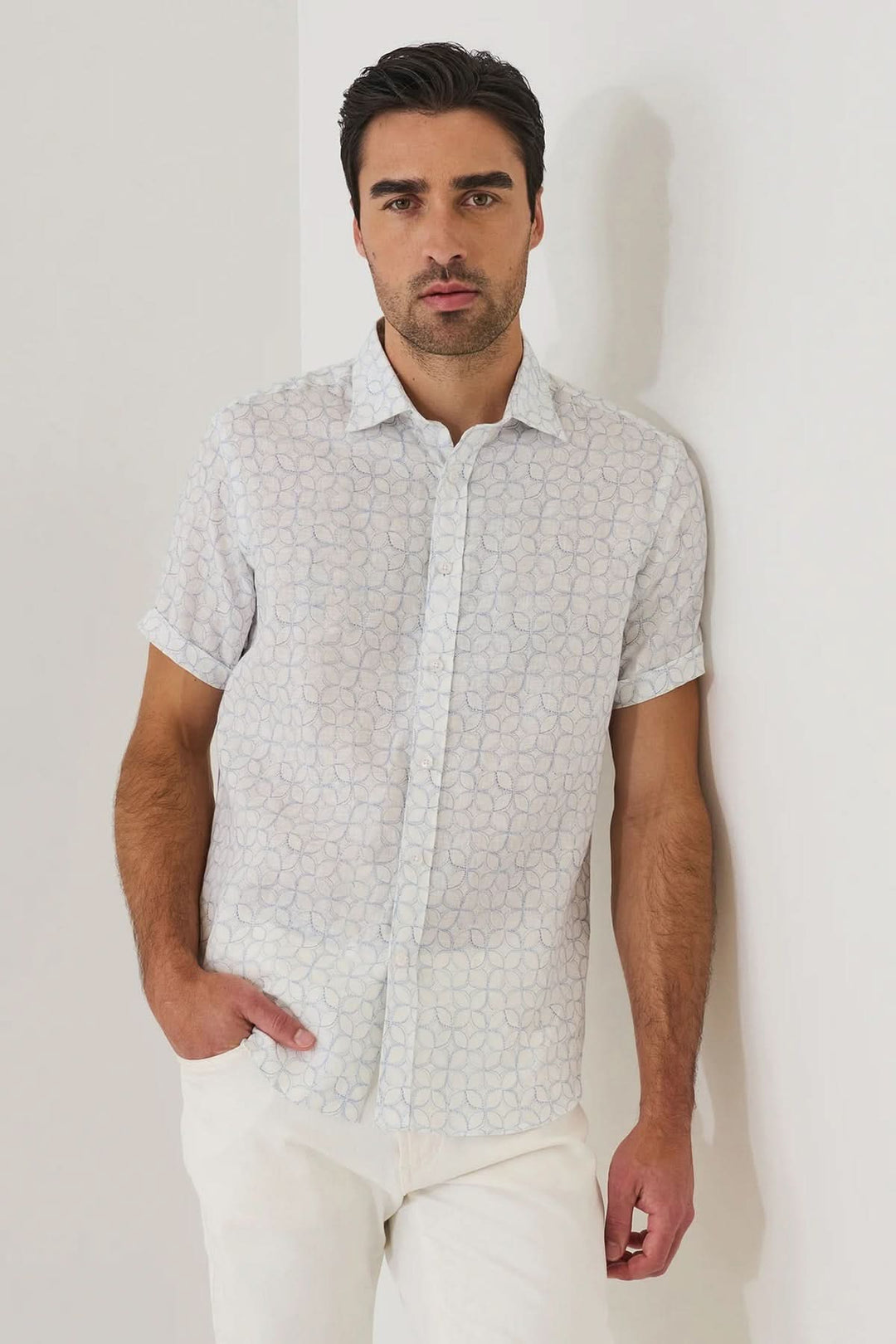 Short-sleeved printed linen shirt