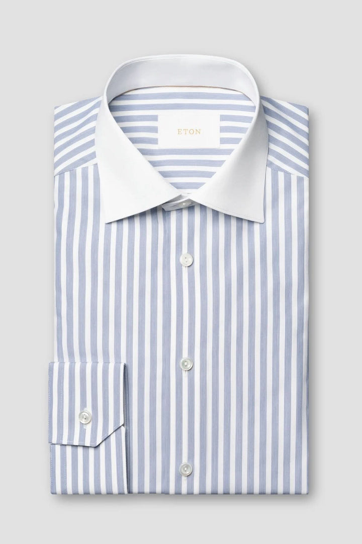 Chemise à rayures Bengal à col blanc avec coupe ajustée et motif à rayures élégantes, idéale pour un look professionnel raffiné.