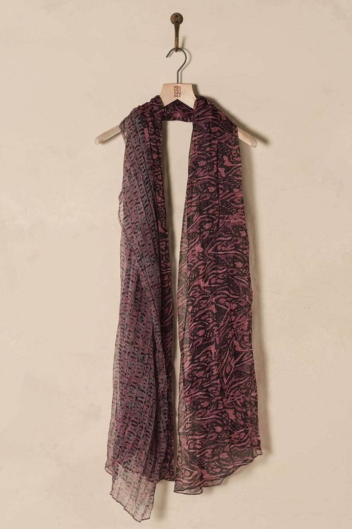 Foulard paréo à imprimé élégant, 130 x 200 cm, en 100% soie, accessoire chic pour un look estival.