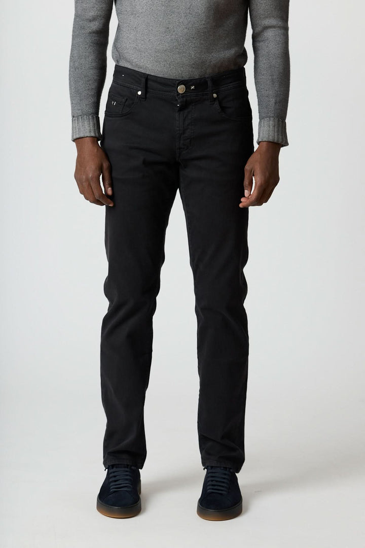 Jean 5 poches stretch coupe moderne noir pour homme, coupe moderne fuselée.