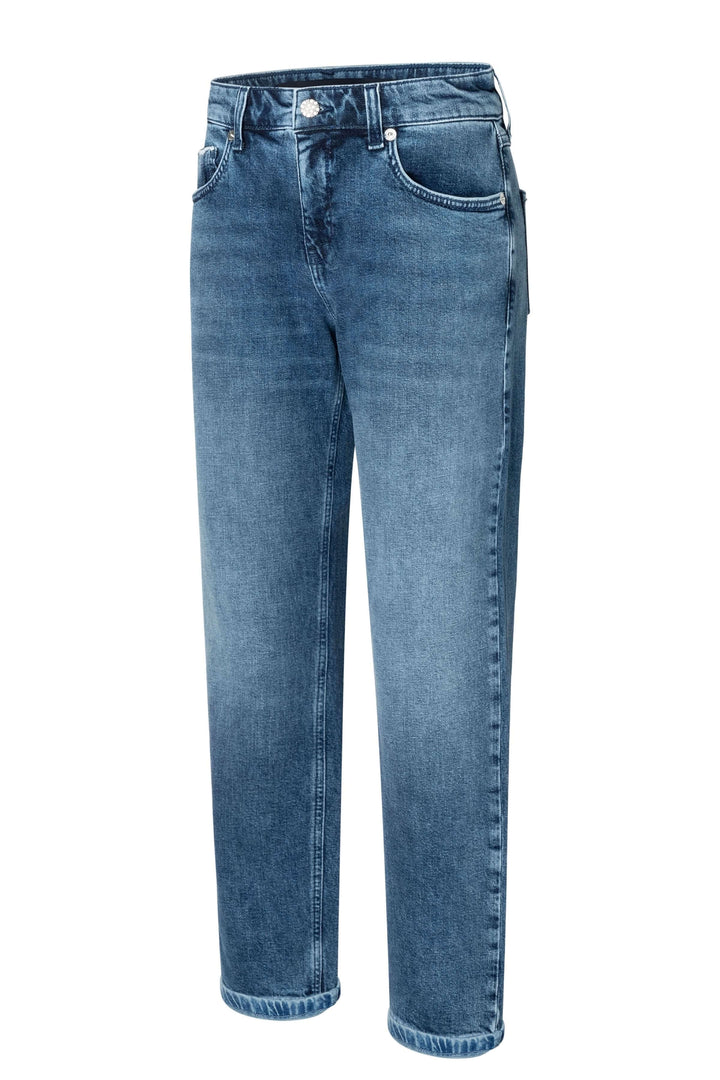 Jean droit avec coupe classique, délavage subtil, et cinq poches. Polyvalent et intemporel, idéal pour un style moderne.