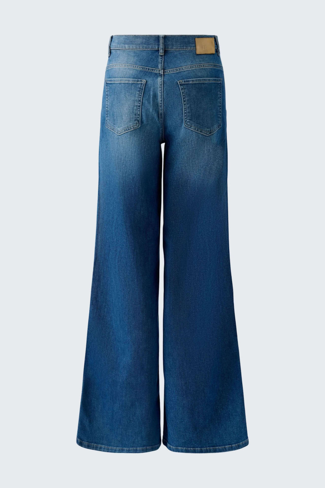 Jean à jambe large en denim, arrière avec poches, coupe évasée et dégradé, confort moderne.