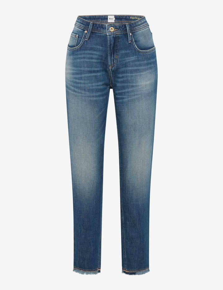 Jeans droit avec bas éffiloché MILEY en denim souple et extensible signé Brax, coupe classique et confortable, idéal tous les jours.