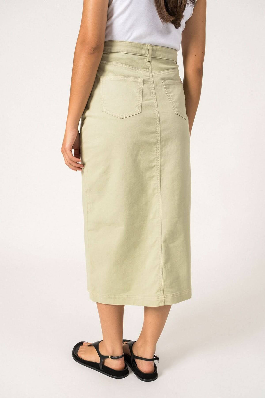 Jupe longue Julia, élégante avec coupe droite et fente, vue arrière, couleur beige.