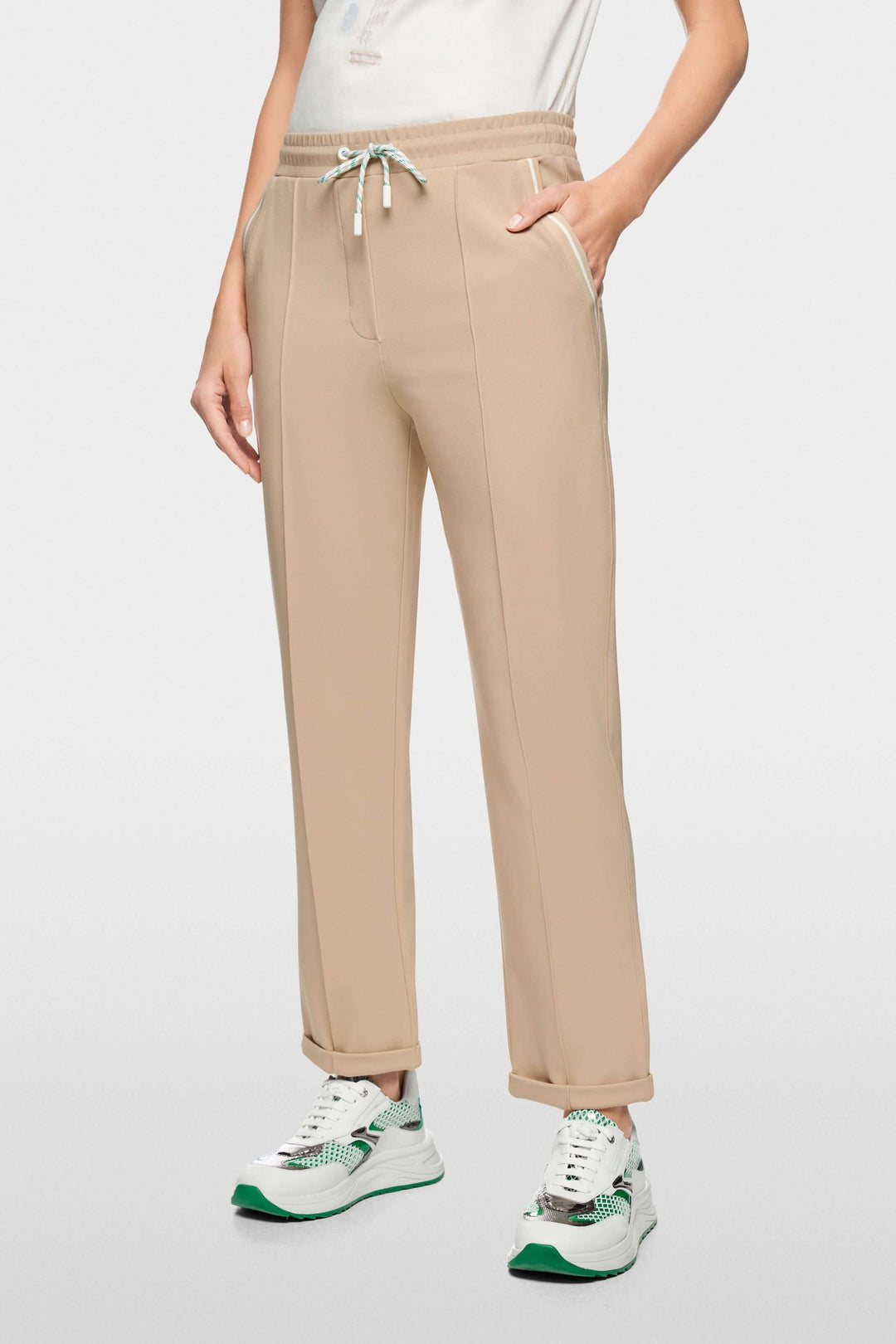 Pantalon FRIA à enfiler en mélange de coton avec taille élastique et cordon, coupe droite légèrement fuselée, look casual chic.