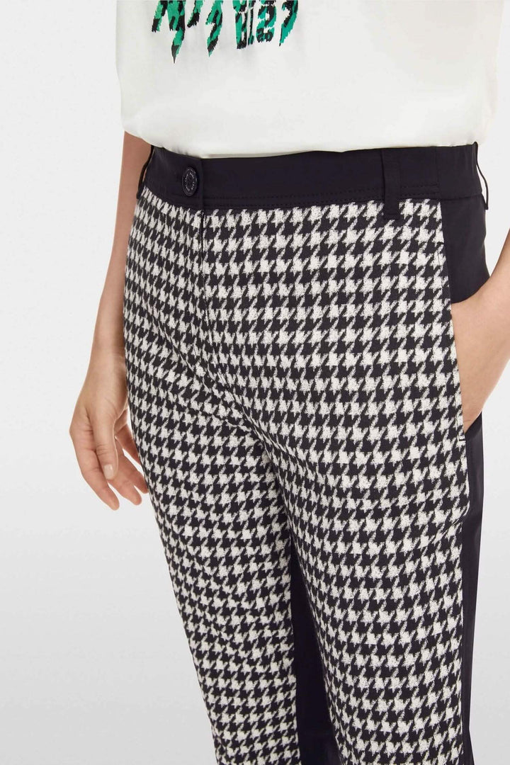 Pantalon SLIVEN pied-de-coq avec taille haute et poches arrière, ajusté jusqu&