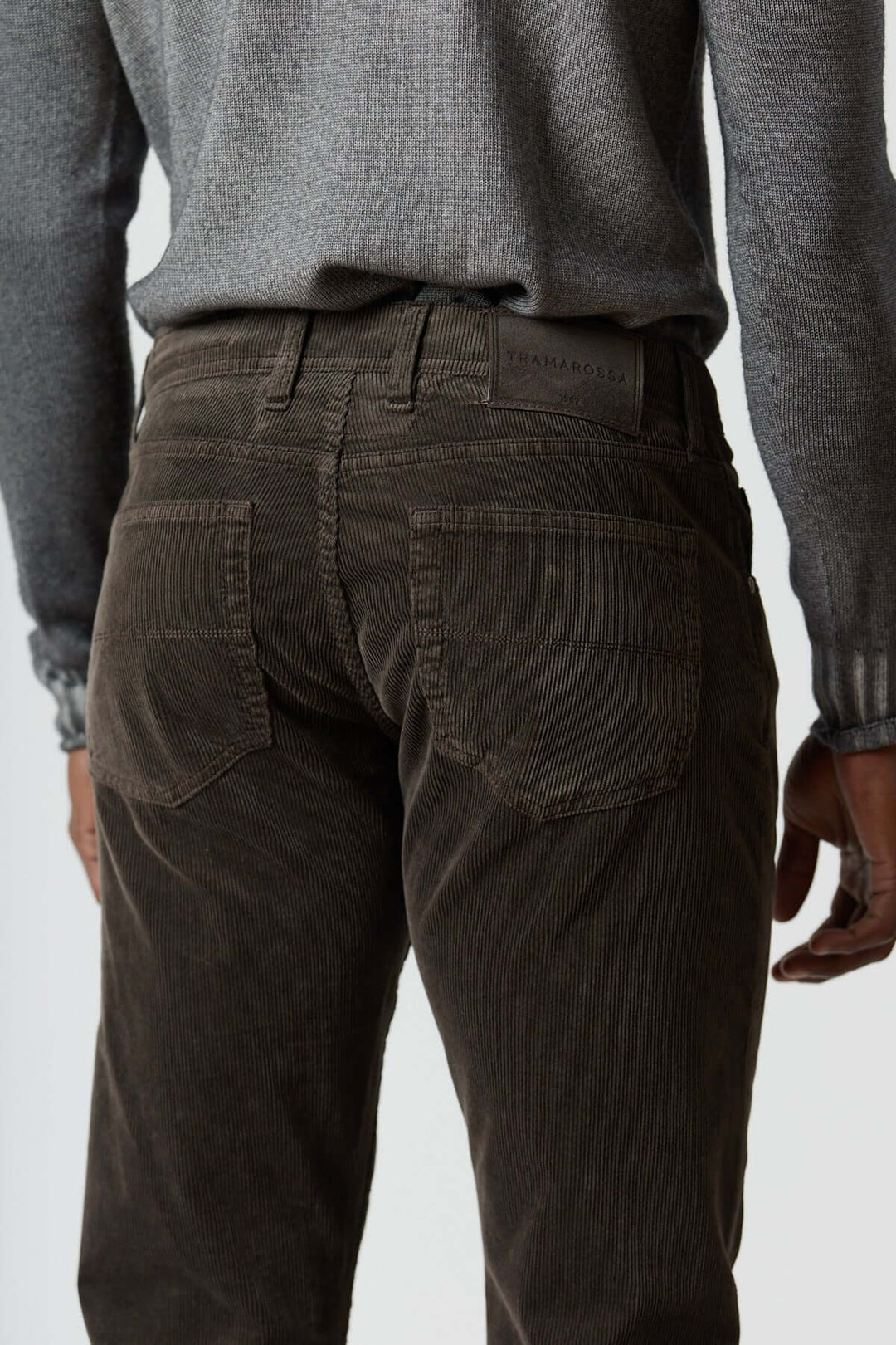 Pantalon en velours côtelé cinq poches Michelangelo, confort et élégance, vue arrière, coupe regular slim, casual chic.