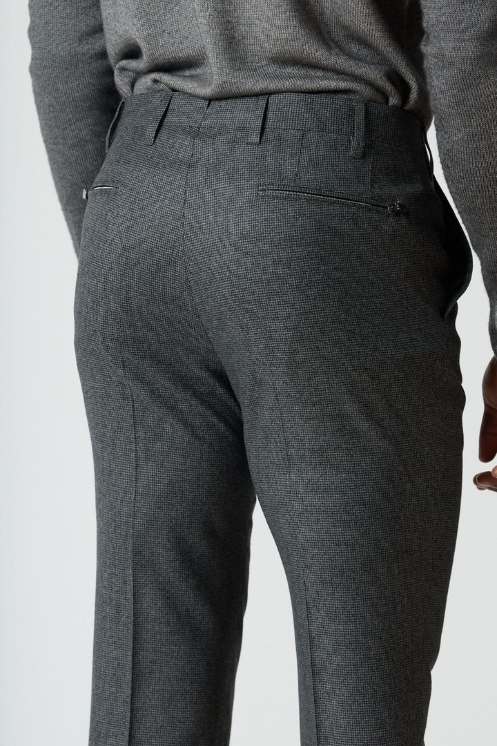 Pantalon habillé en laine à petits carreaux pour homme, coupe ajustée et élégante, idéal pour le bureau ou un look chic décontracté.