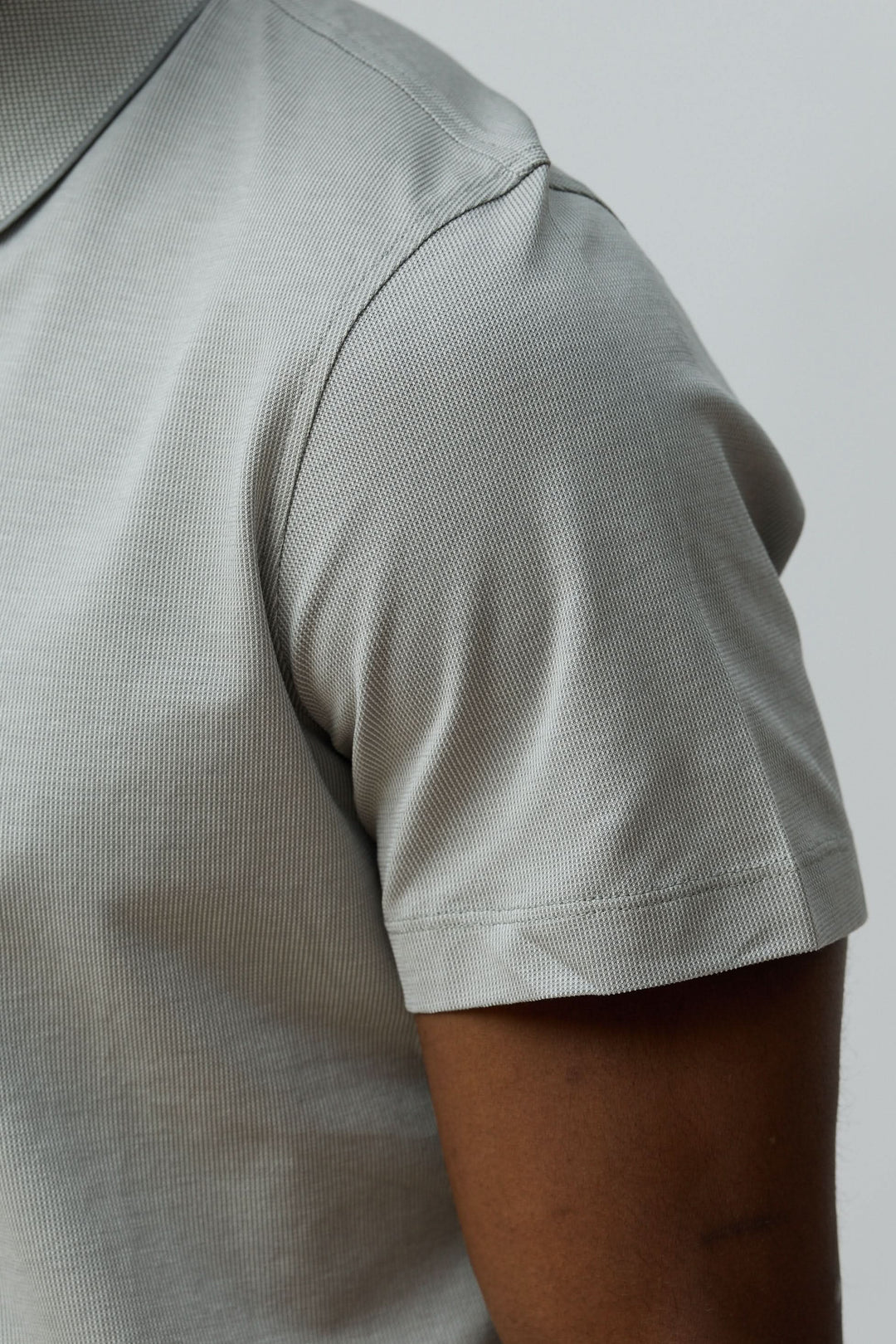 Polo en coton Corneliani à manches courtes, maille fine texturée, coupe ajustée, décontracté et élégant pour un look casual-chic.