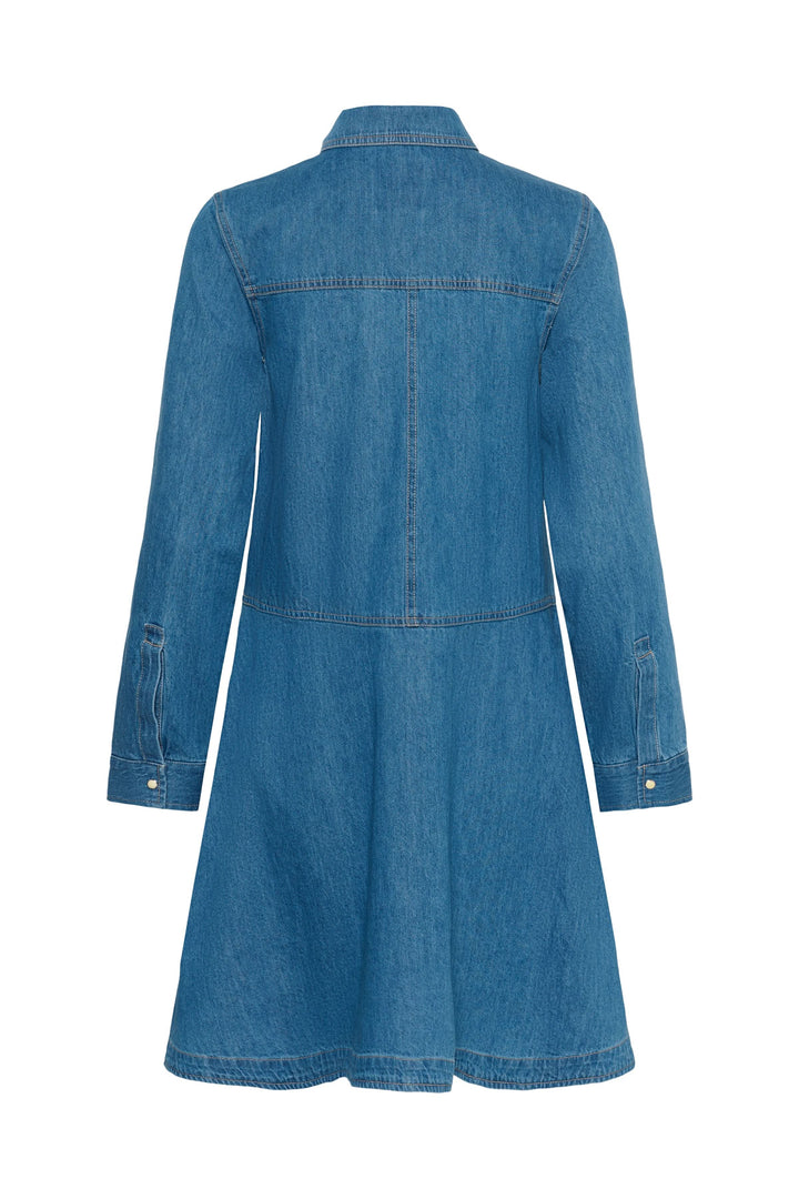 Robe chemise Augustine en denim bleu avec coupe évasée et manches longues, vue arrière.