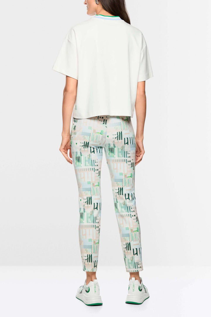 T-shirt avec détails en forme de cœur et à rayures, manches larges, coupe ample, col contrastant, silhouette moderne, confort.