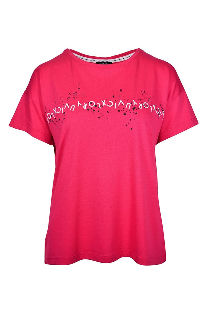 T-shirt imprimé graphique rose avec manches courtes et encolure ronde, tissu doux et coupe fluide pour un confort quotidien.
