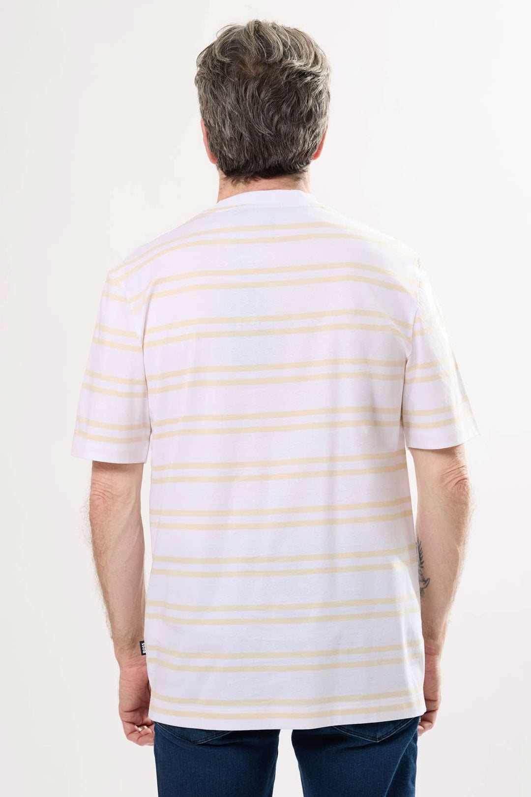 T-shirt rayé blanc et jaune, coupe droite, vue arrière, manches courtes, idéal pour l&