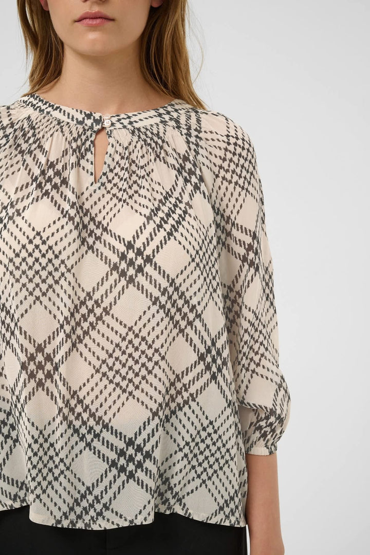 Back view of the fluid Catin blouse Part Two for women with colourful pattern - Valérie Simon