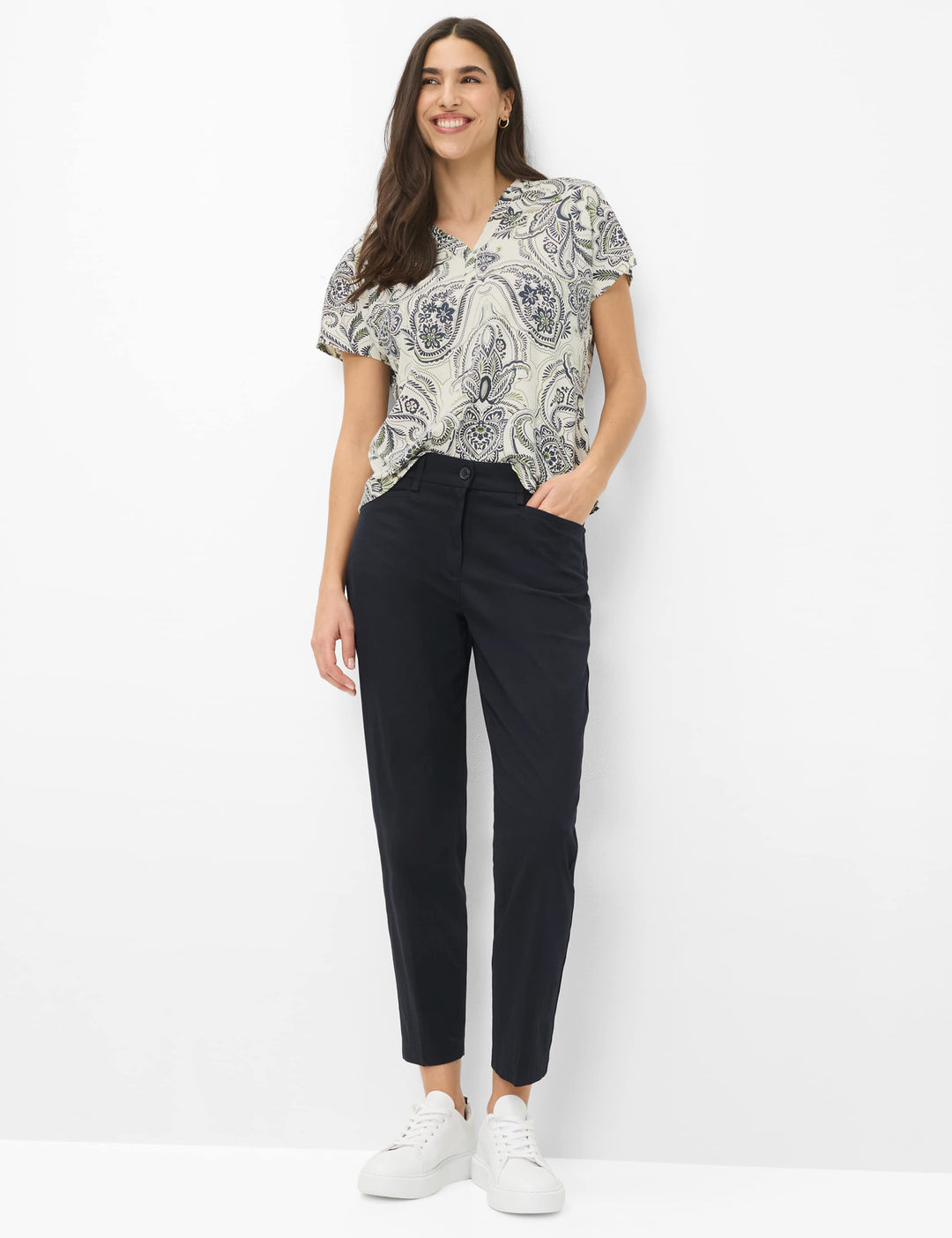 Short-sleeved printed blouse