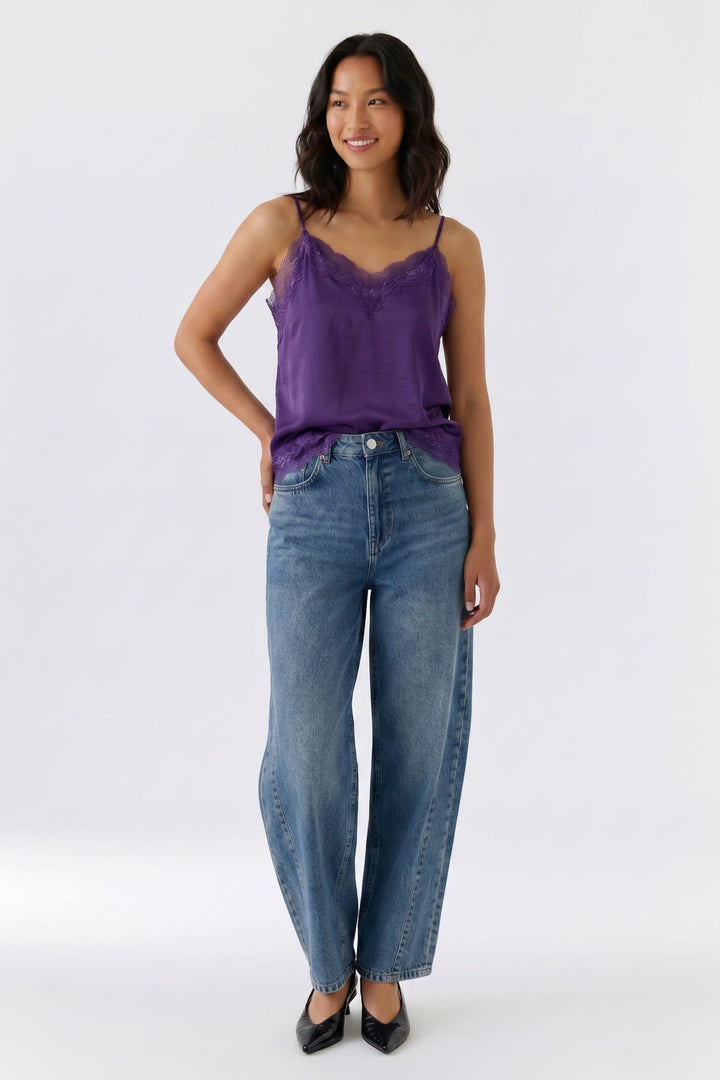 Front view of women&