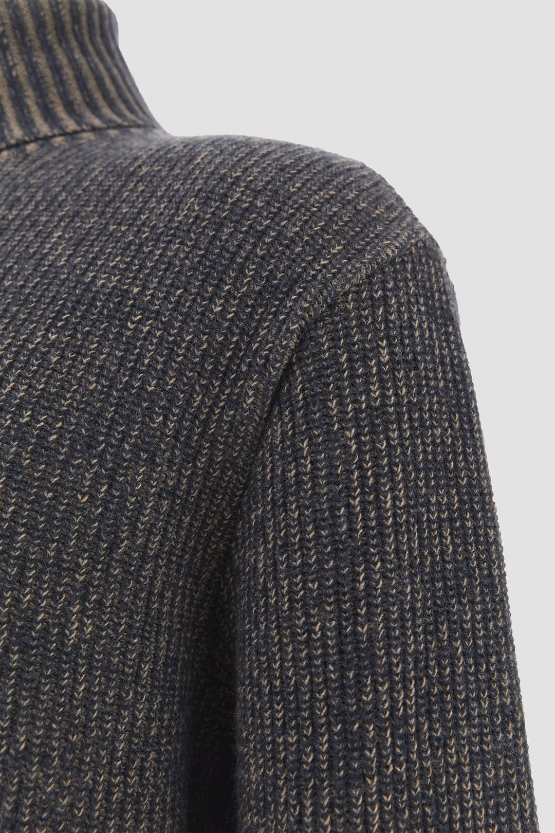 Vue frontale chandail col roulé Paul and Shark homme gris avec logo brodé - Valérie Simon