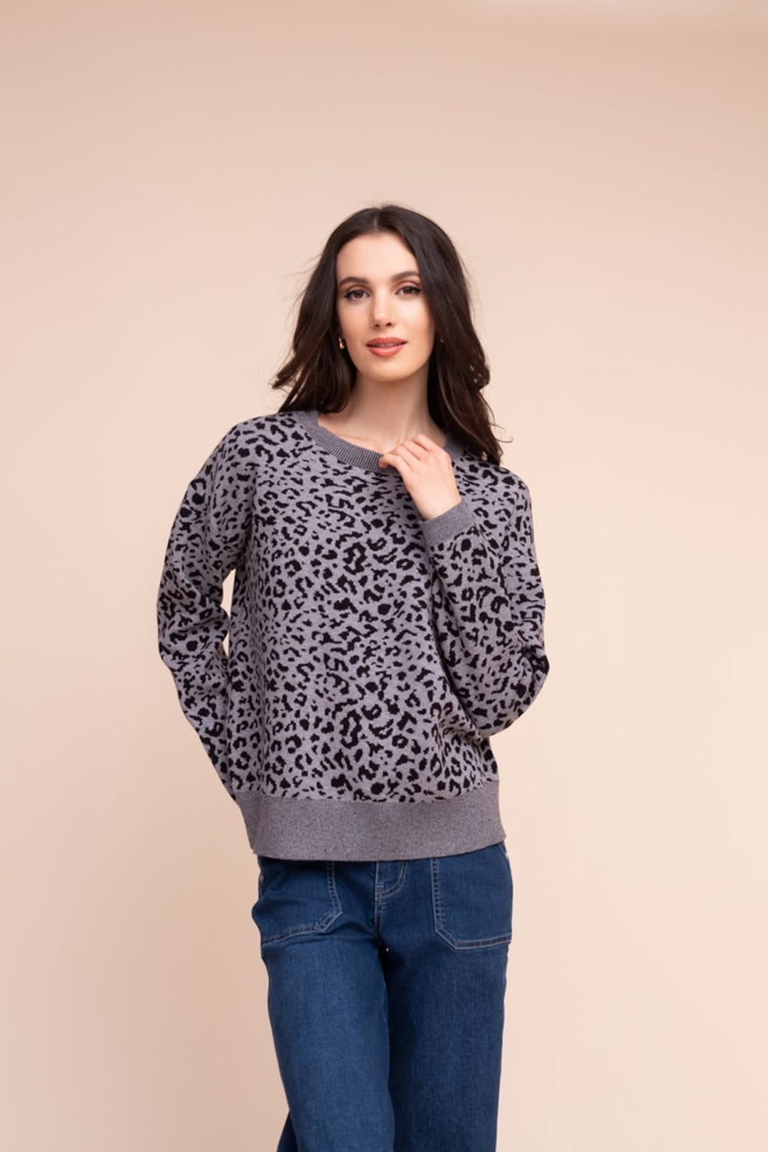 Front view of the beige leopard sweater for women by Alison Sheri - Valérie Simon