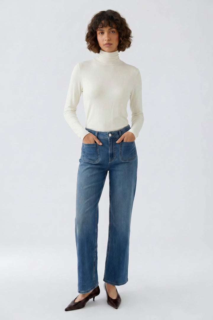 Front view of women&