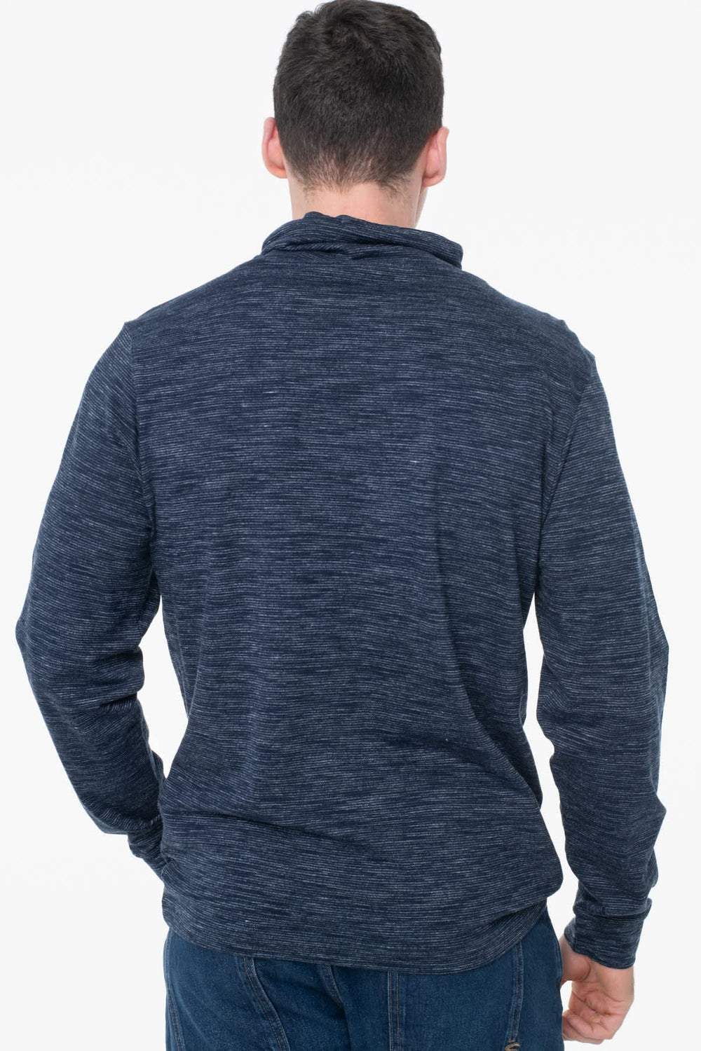 Side view of a Tom Tailor men's turtleneck sweater in gray with a subtle pattern - Valérie Simon