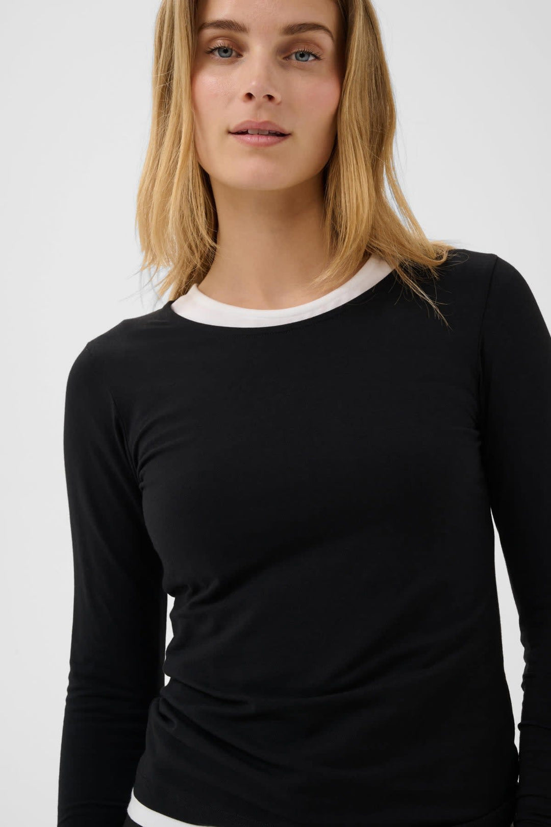 Side view thin sweater Nemajas blue Part Two for women with openwork details - Valérie Simon
