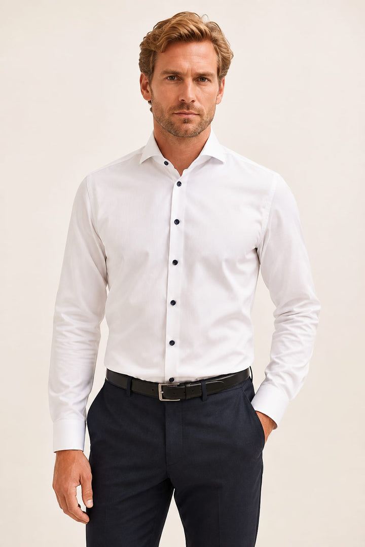 Detail view of Eton men&