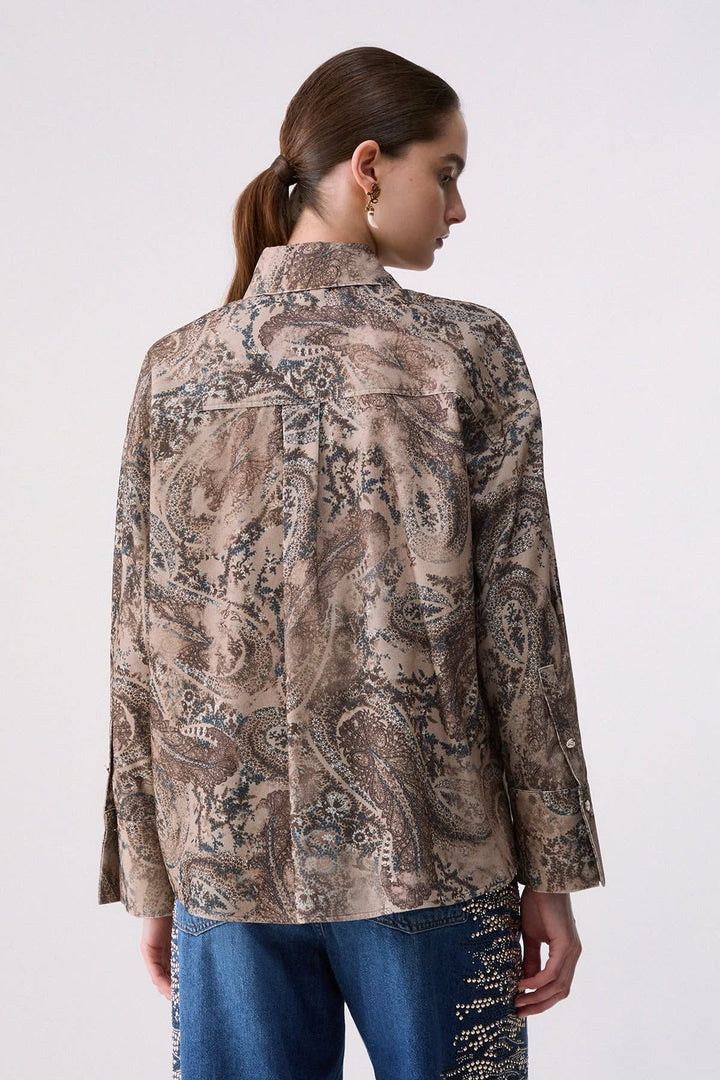 Chemise imprimée à motif cachemire vue de face pour femme liujo