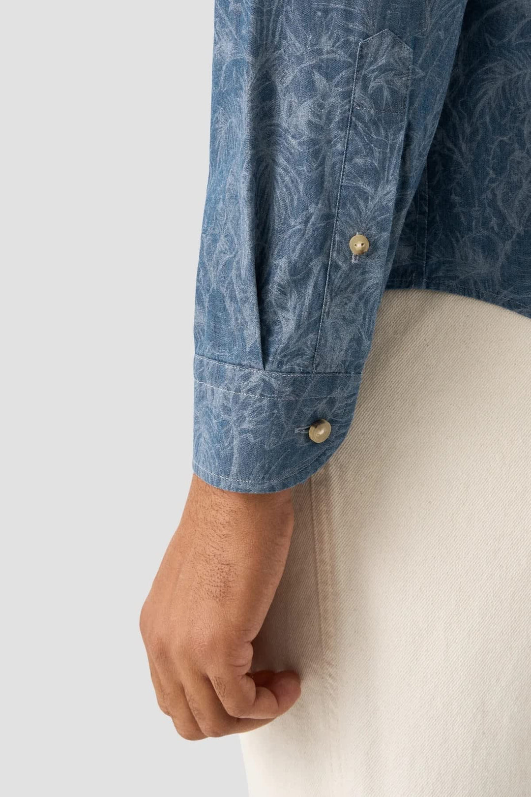 Side view of Eton men&