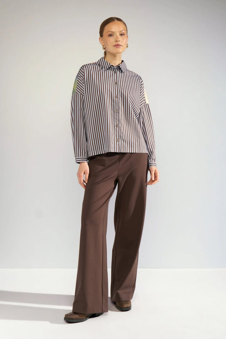 Chemise rayée à col vue de face pour femme Numph