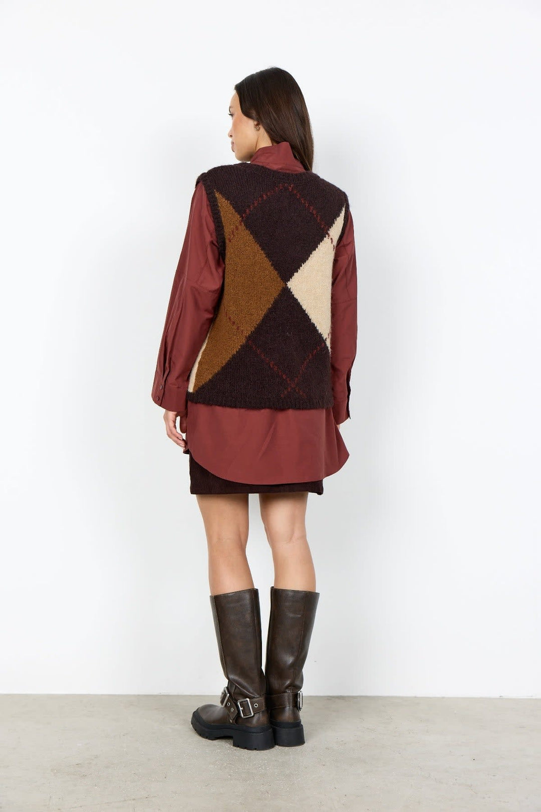 Front view of the women&