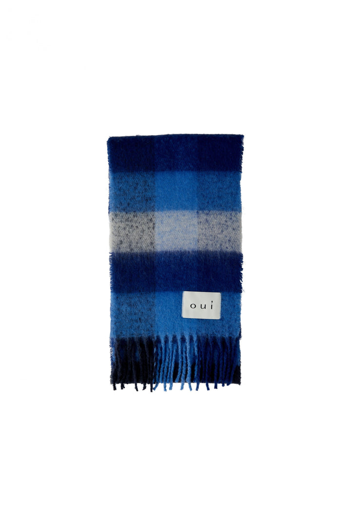 Foulard à carreaux avec franges vue de face pour femme Oui