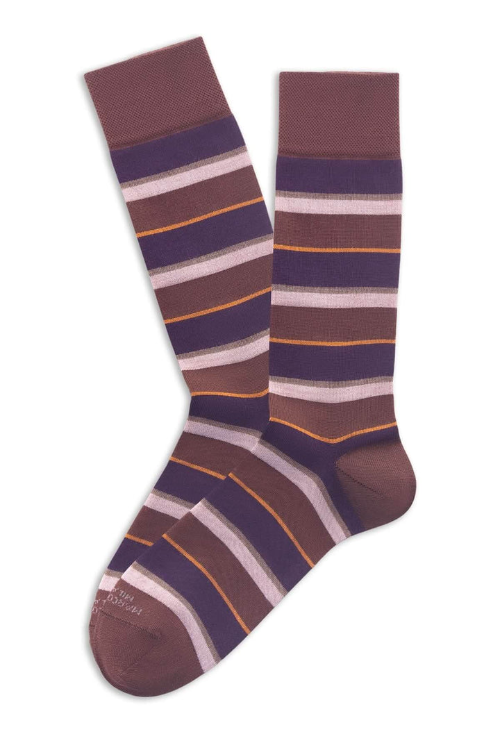 Bas à rayures multicolores, design audacieux et moderne, idéal pour un style classique ou décontracté, motif lignes contrastées.