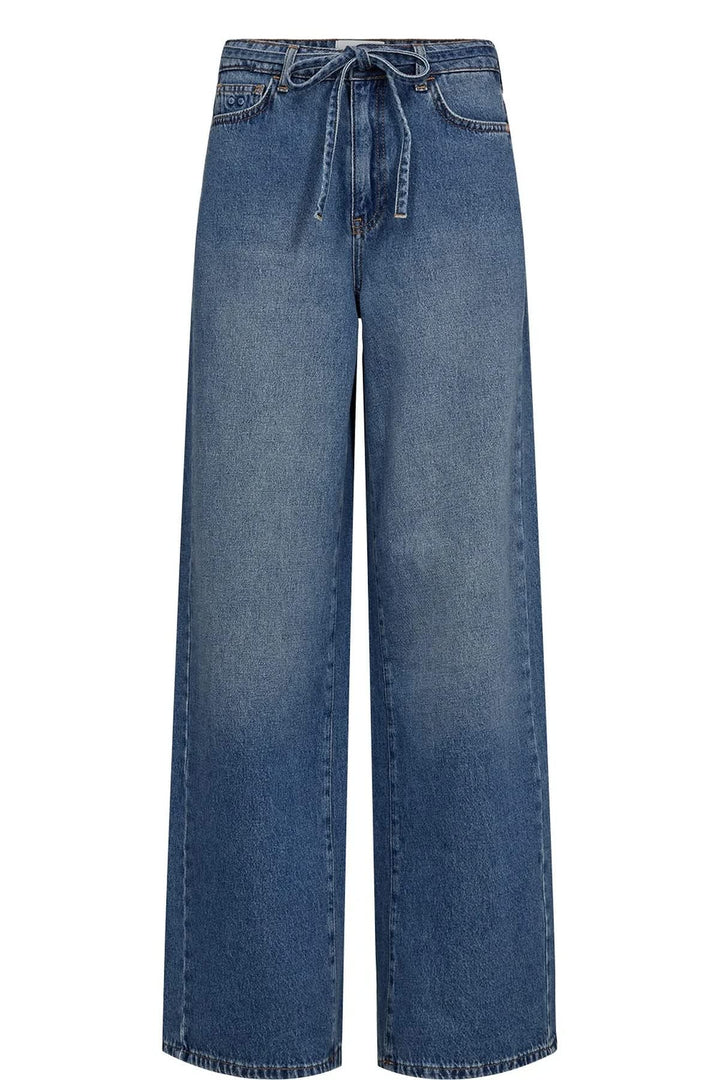 Jean bleu à jambe large avec ceinture à nouer vue de face pour femme Numph