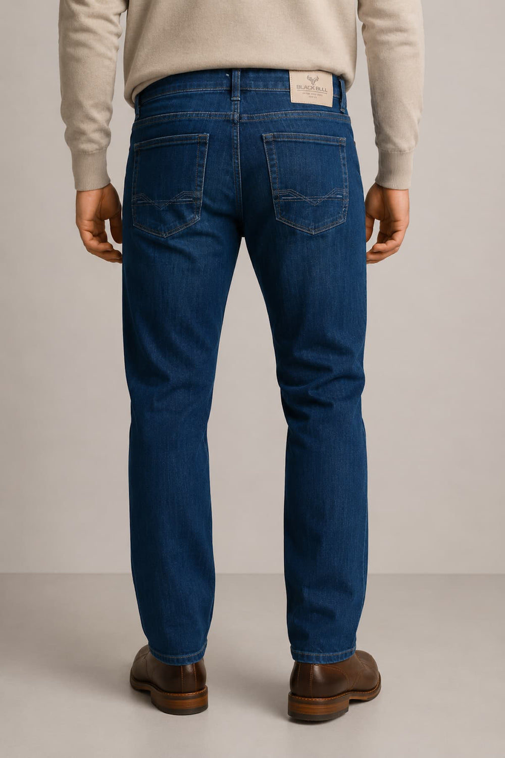 Vue de dos jean moderne Black Bull pour homme noir avec surpiqûres décoratives - Valérie Simon
