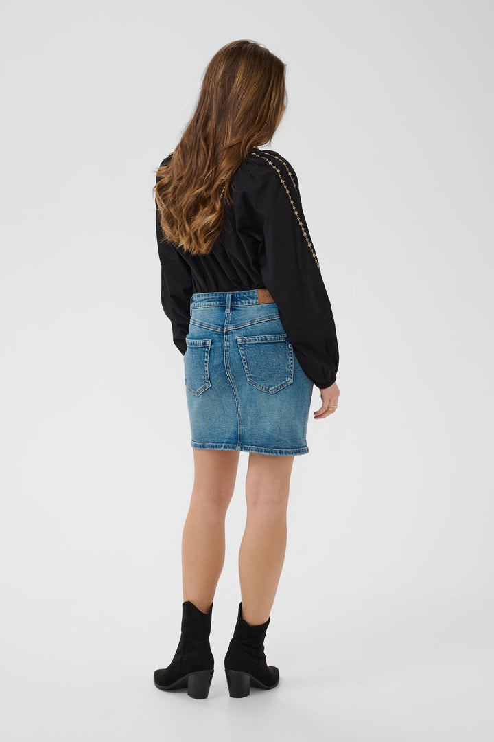 Vue de face jupe courte en denim bleu Cream femme avec ceinture Valérie Simon