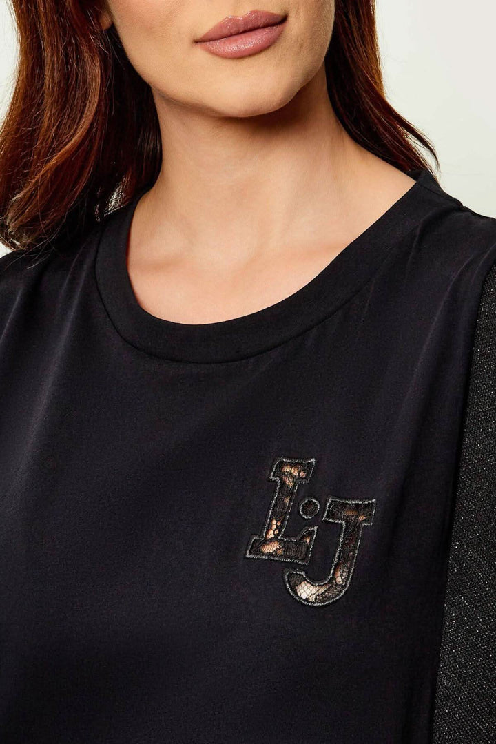 Sleeveless T-shirt with logo