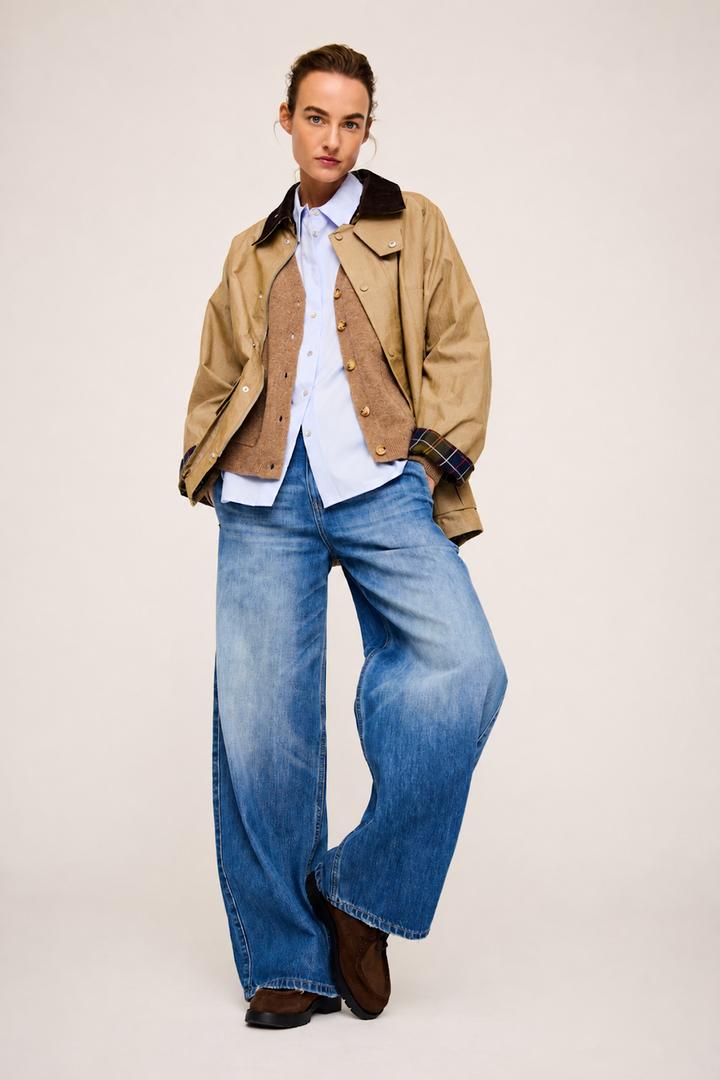 Wide-leg jeans with a tone-on-tone pattern 