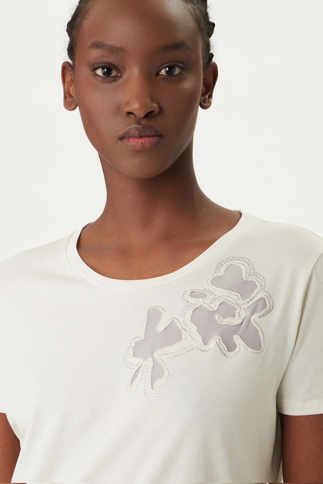T-shirt with floral appliqué