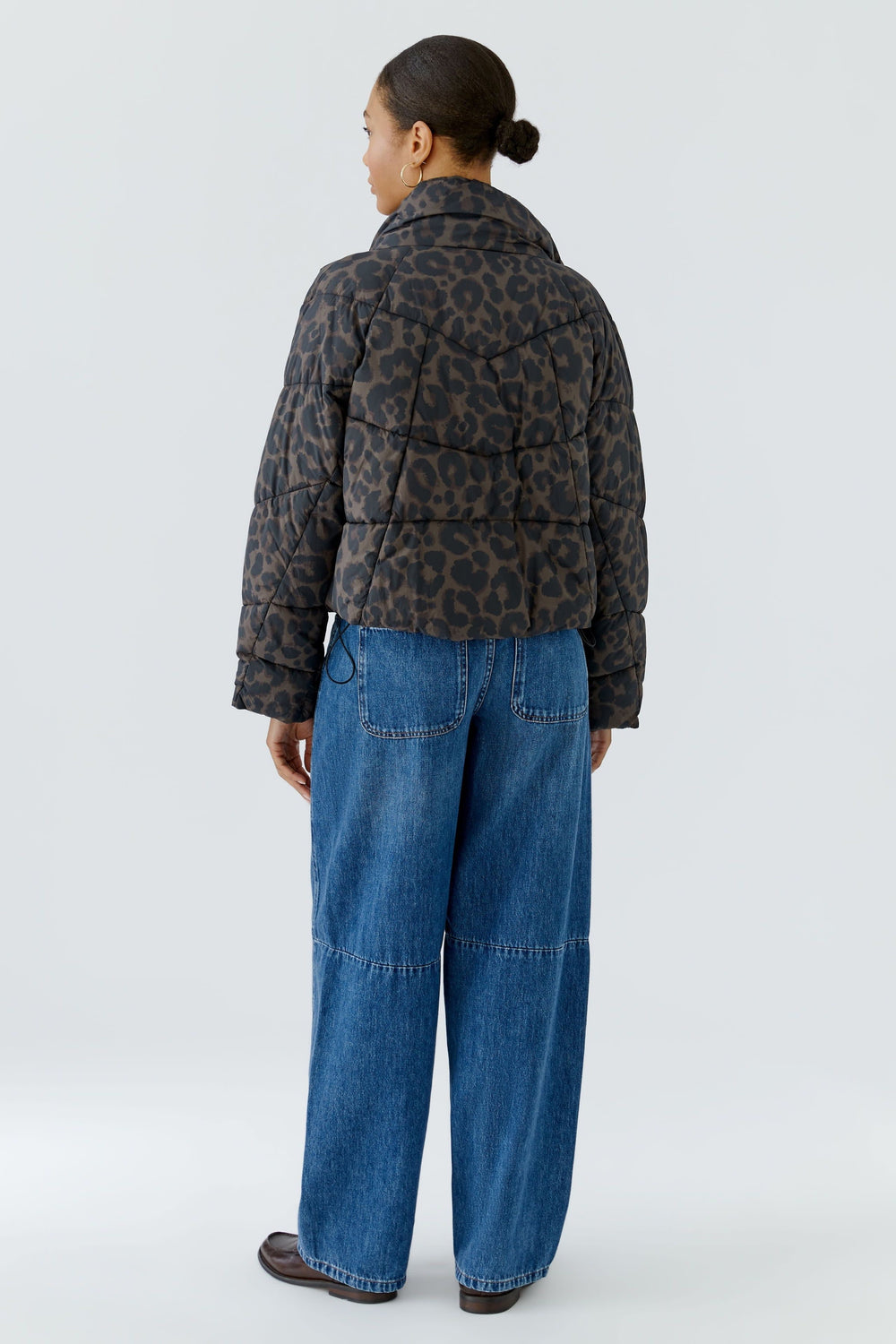 Women's short quilted leopard-print coat, front view Oui