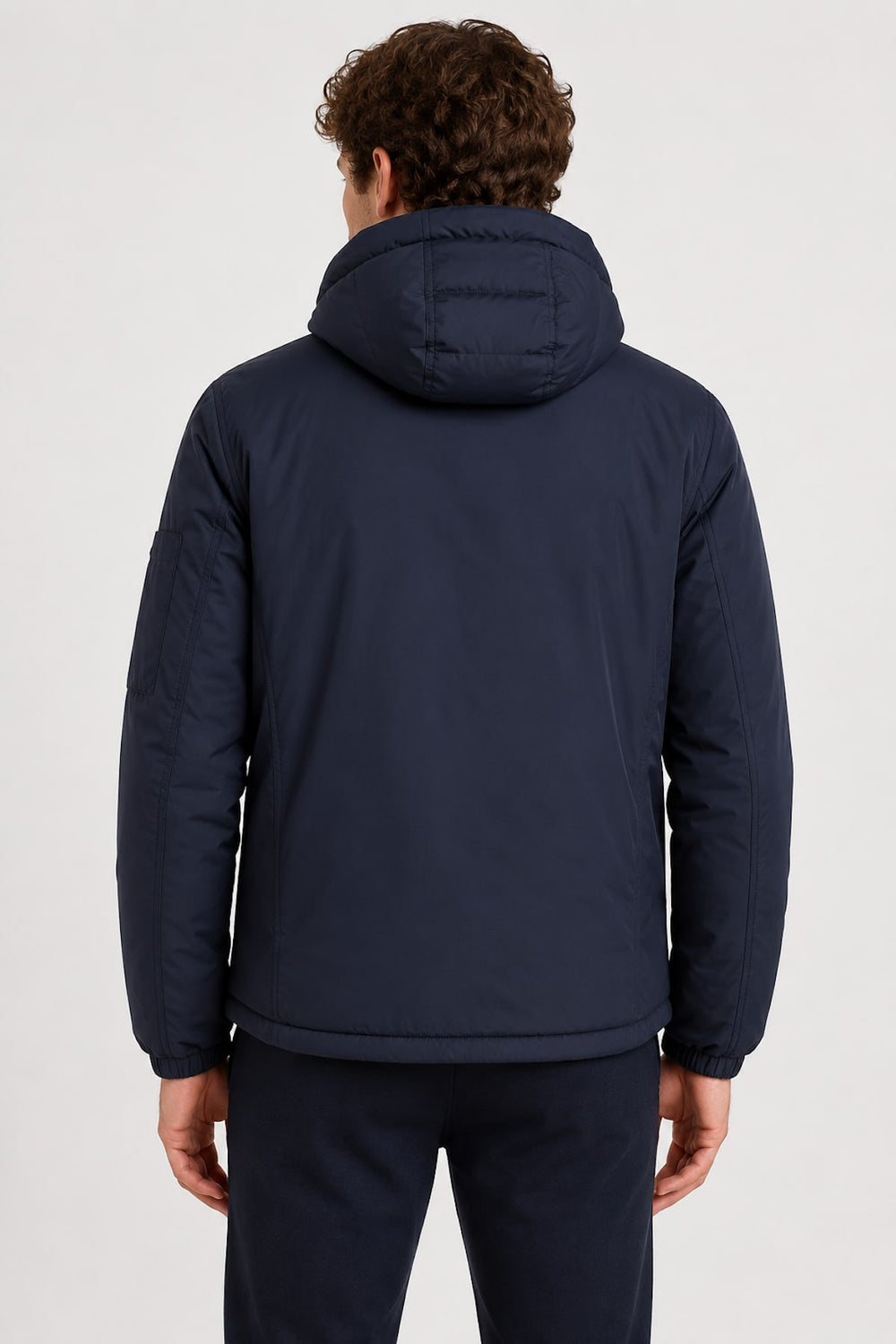 Vue de face manteau matelassé à capuchon Paul and Shark pour homme noir avec zip Valérie Simon