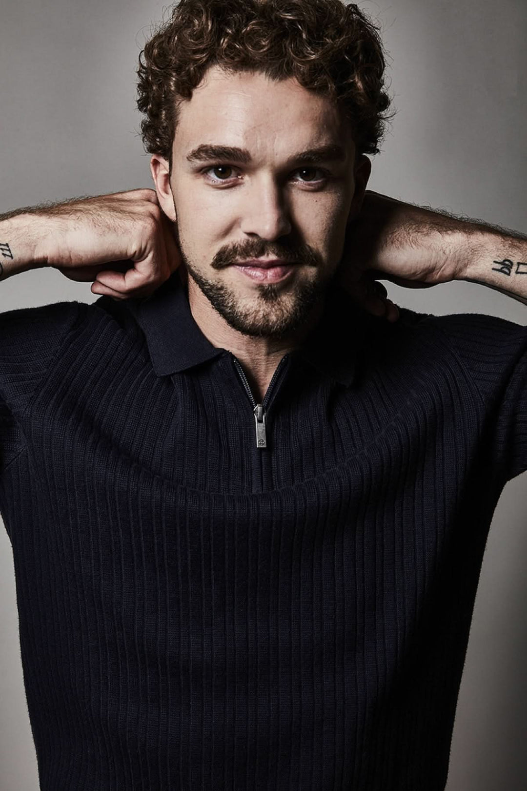 Short-sleeve polo shirt with textured knit