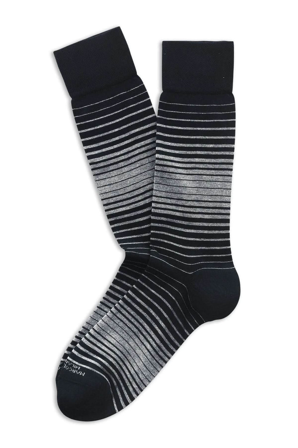 Bas rayures en maille douce, motif à rayures dégradées, style moderne pour tenues professionnelles et décontractées.