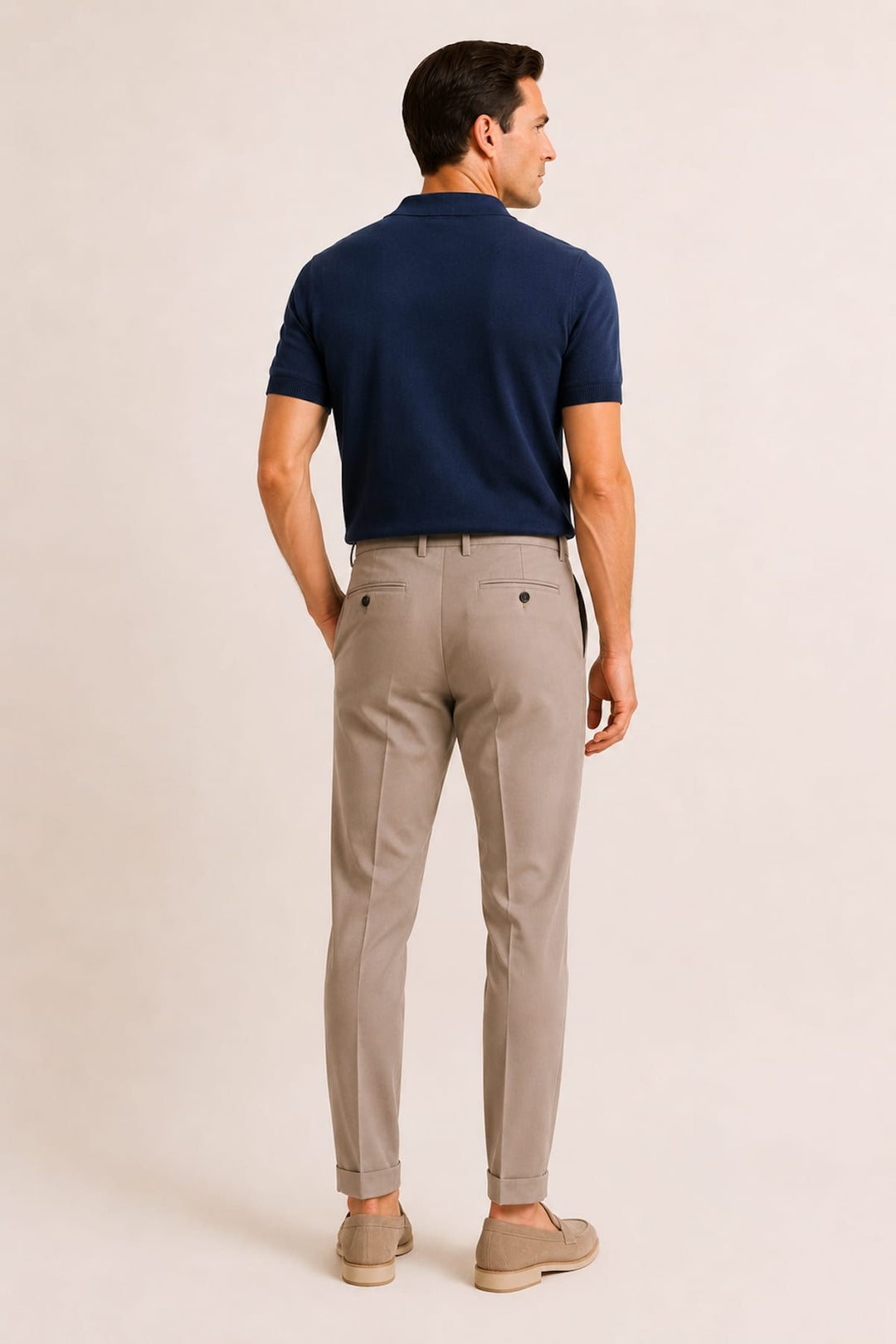Vue latérale pantalon chino Masons pour homme beige avec détail poche - Valérie Simon