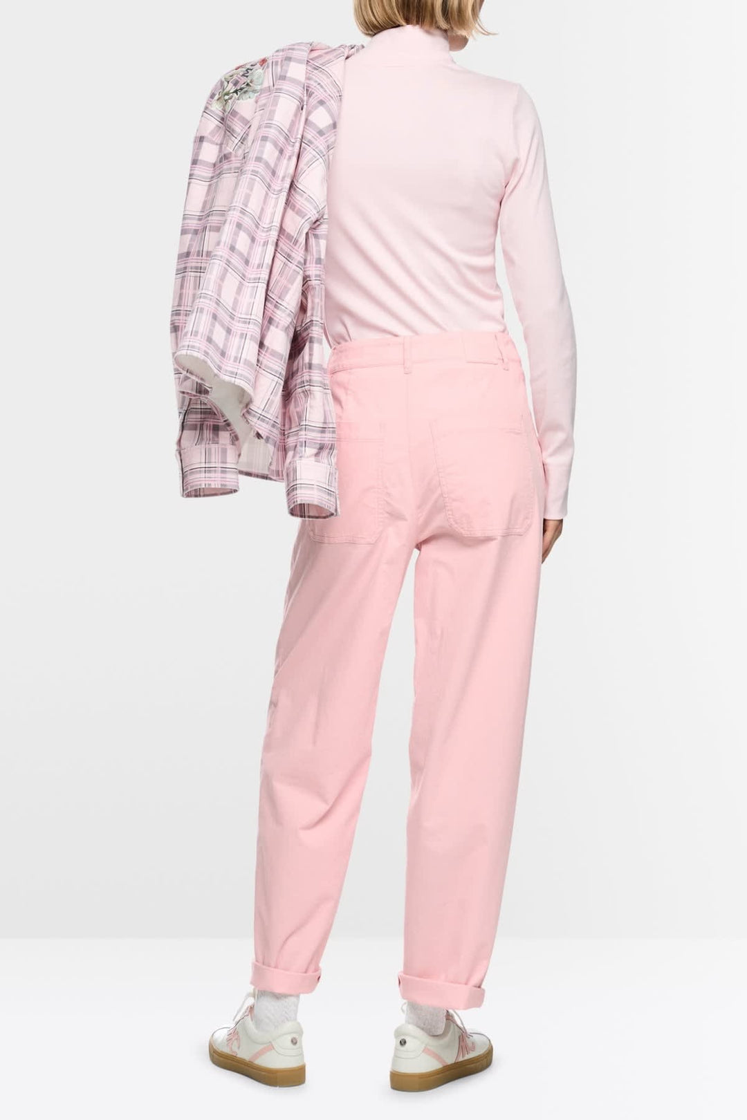 Front view of the Marc Cain women’s brown RUMA corduroy pants with a relaxed Fit