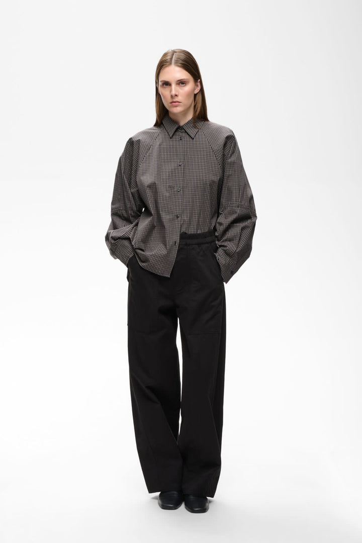 Front view pants Size elastic Haiko Inwear black with elegant pleats - Valérie Simon