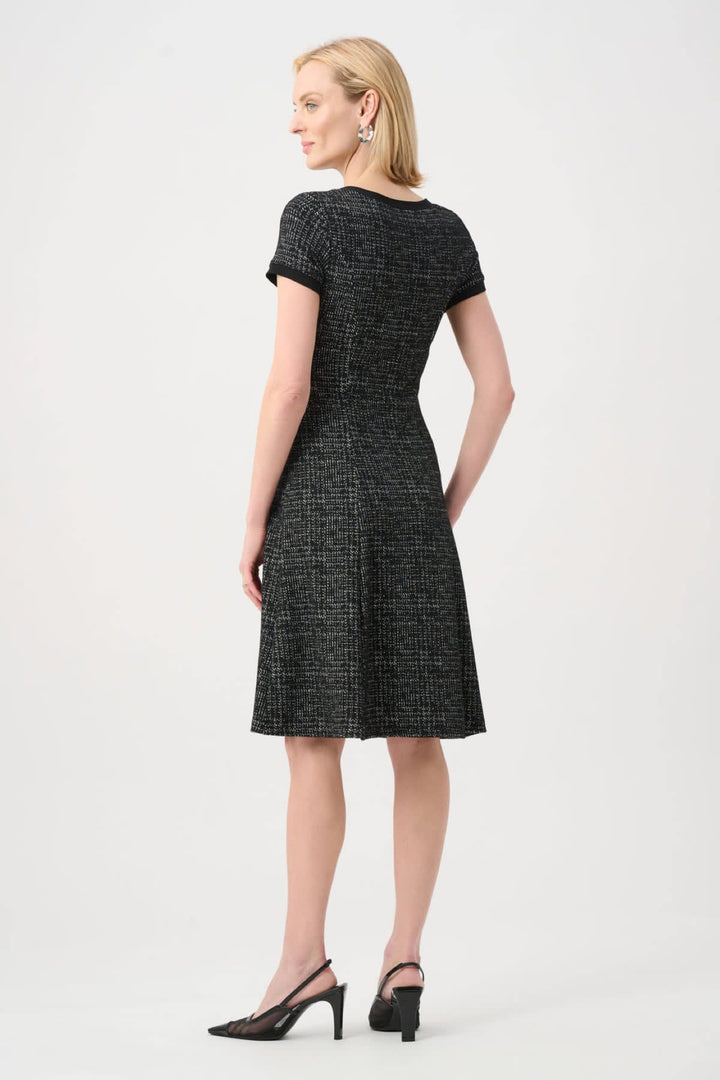 Vue de face robe texturée Joseph Ribkoff pour femme noire - Valérie Simon