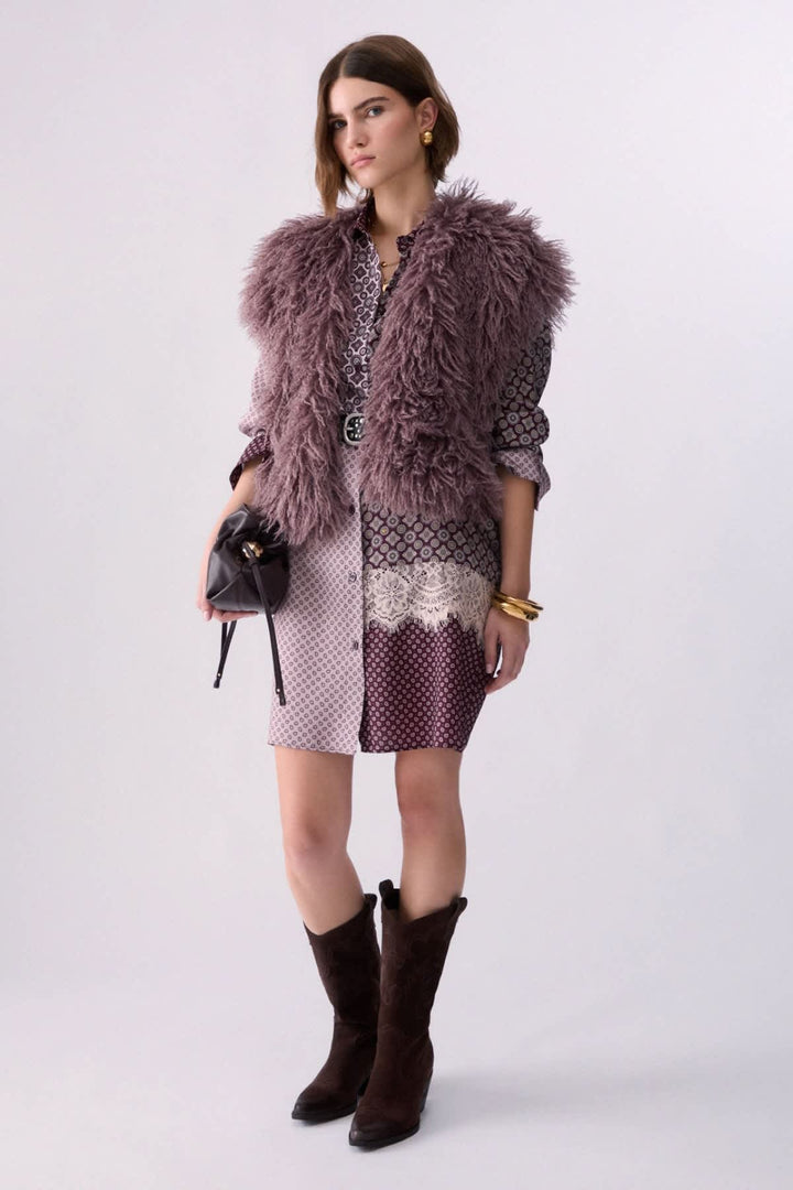 Front view of the women&